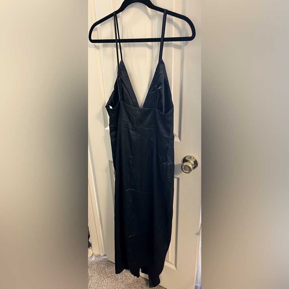 Lulu’s Caught Feelings Navy Blue Satin Ruffled Midi Dress Brand New with tags!! - Picture 2 of 3